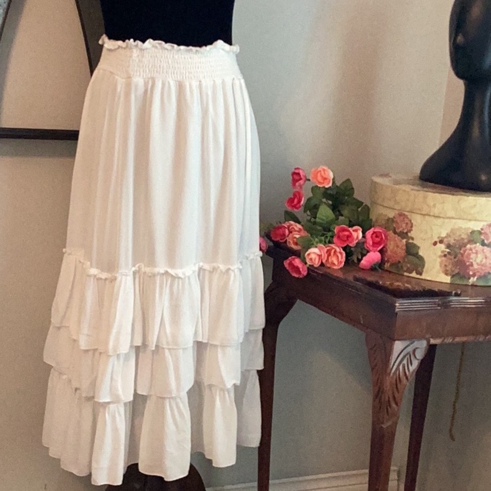 Vestique White Tiered Midi Skirt